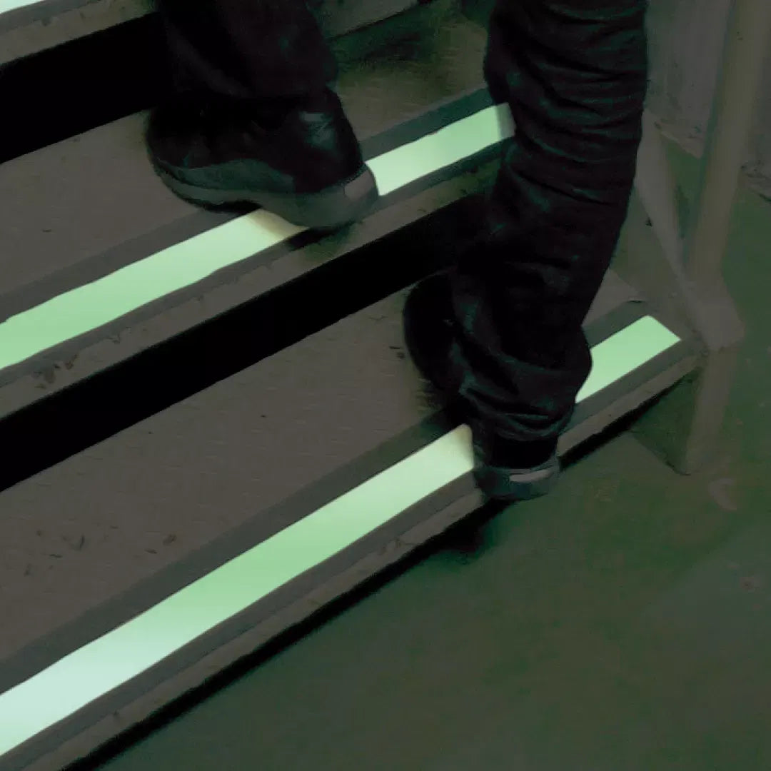 Banda antiderapare, din particule minerale, adeziva, 5m, fosforescenta