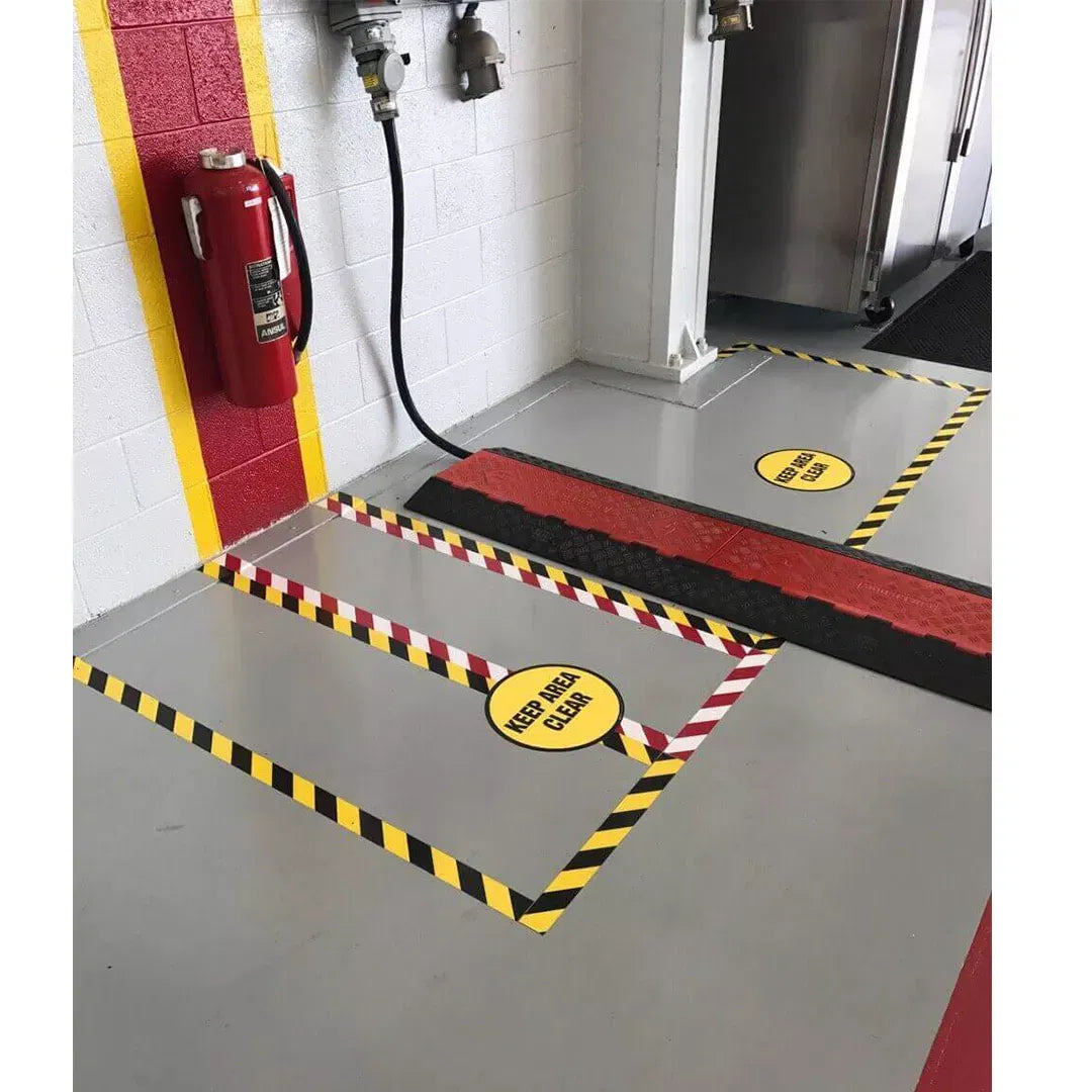 Banda reflectorizanta autoadeziva, din adeziv poliacrilic, negru/galben, 5X35cm, 2 buc