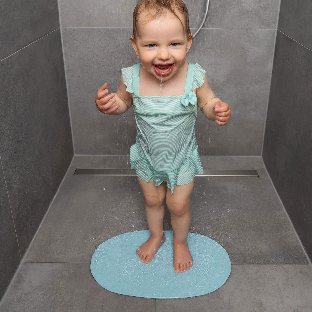 Covoras de baie antialunecare cu ventuze, din cauciuc natural, antibacterian, oval, 42 x 25 cm, albastru, MyHappyBath Mat, Reer 76023 - Default Title