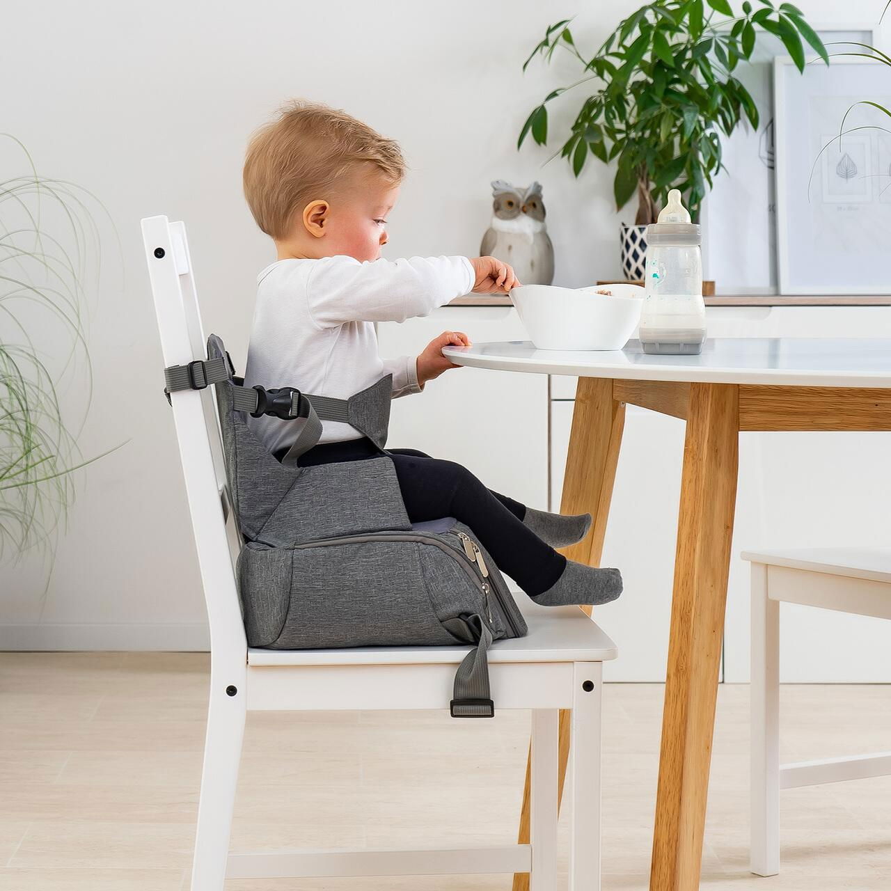 Inaltator de scaun pentru bebelusi 6-36 luni, transportabil, din plastic reciclat, Reer Growing Booster Seat 85041