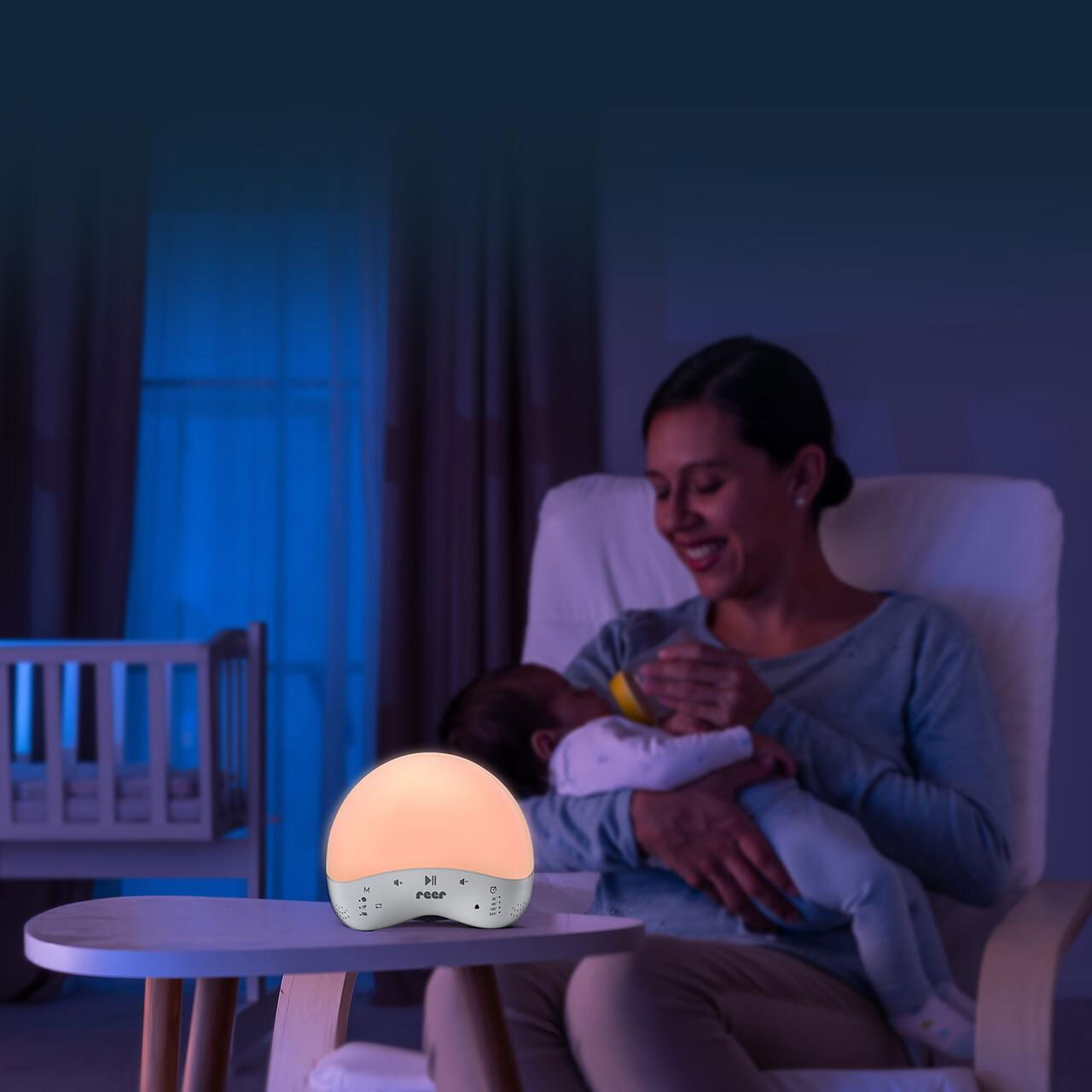 Lampa de veghe inteligenta cu 25 de sunete, multicolora, comunicare prin Wi-Fi cu smartphone, temporizator, Reer MyMagic SmartLight 52470