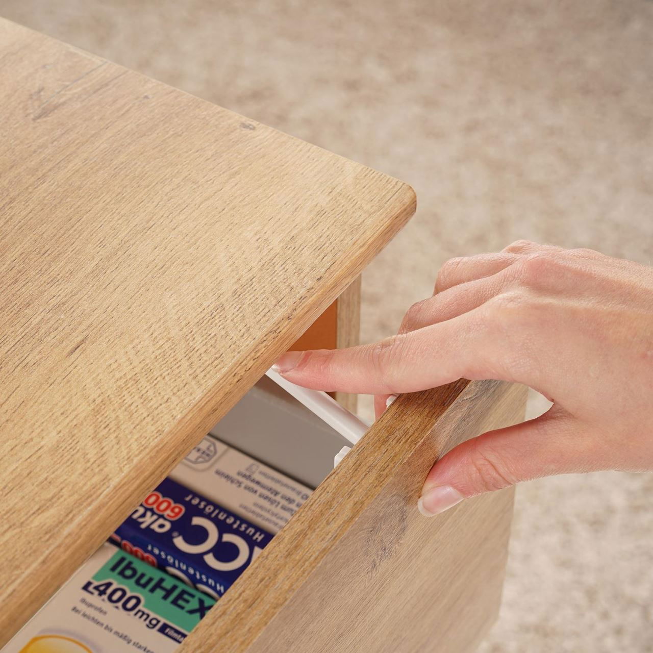 Pachet economic sigurante pentru sertare si usi de dulapuri, 8 bucati, albe, Reer 71070