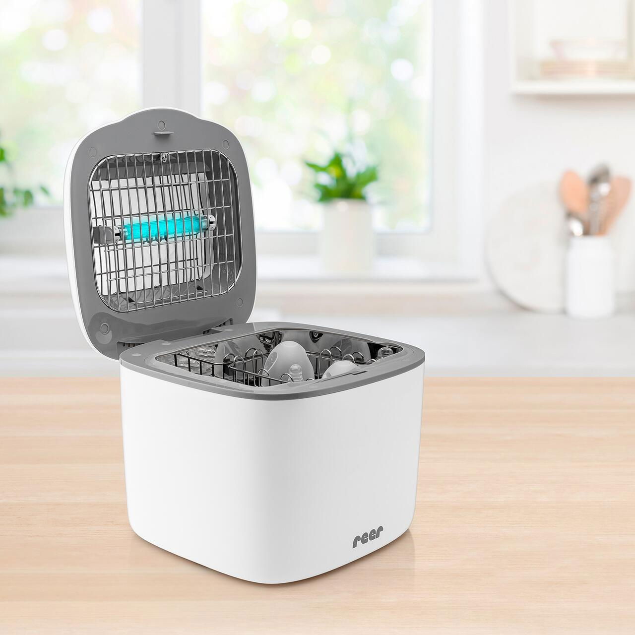 Sterilizator UV pentru biberoane, cu functie de uscare, pana la 12 biberoane, Reer 36120 - Default Title